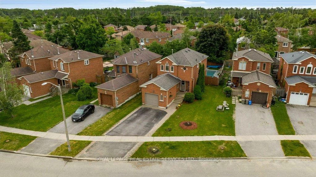 18, Weatherup, West Bayfield, Barrie