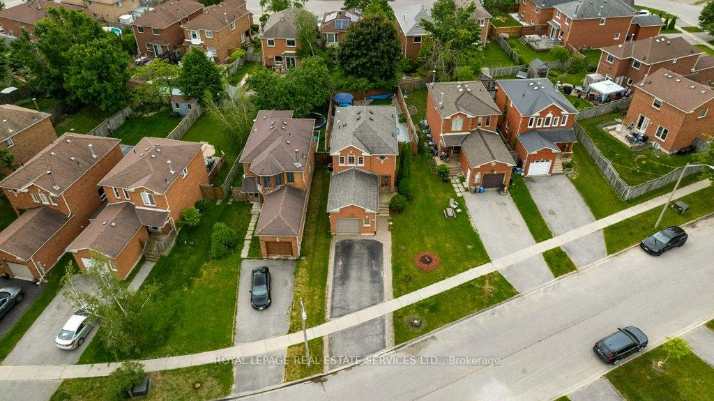 18, Weatherup, West Bayfield, Barrie