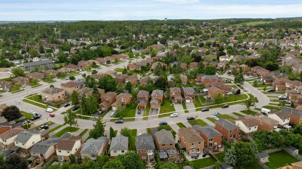 18, Weatherup, West Bayfield, Barrie