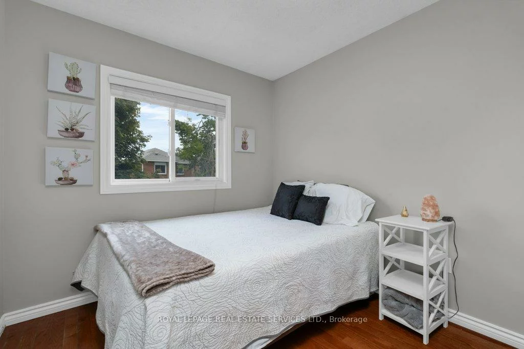 18, Weatherup, West Bayfield, Barrie