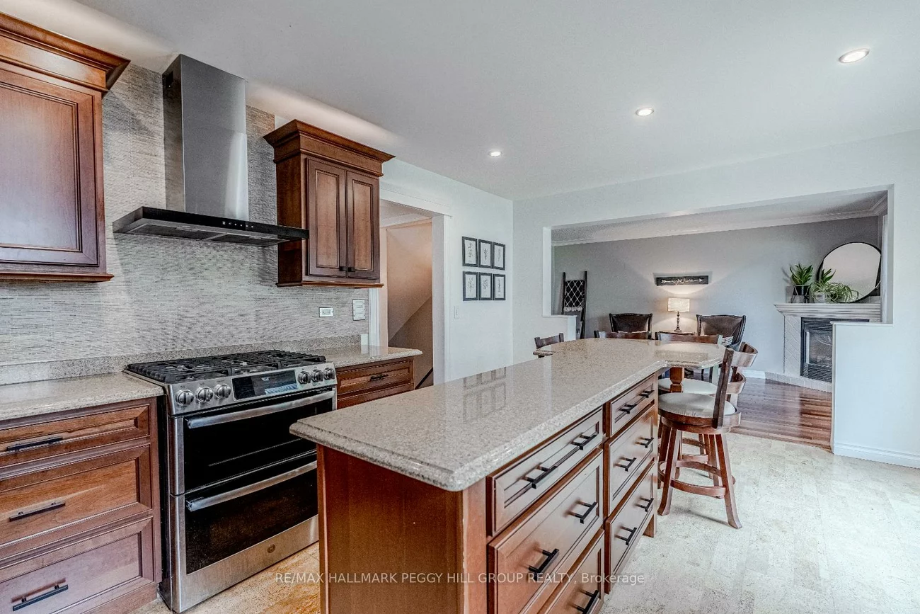 70, Girdwood, Holly, Barrie