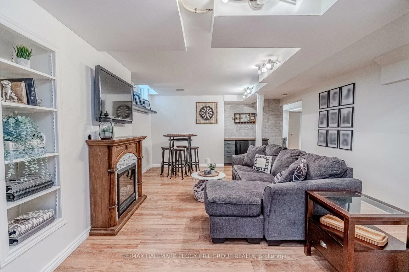 70, Girdwood, Holly, Barrie