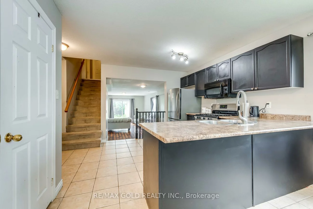 75, Campbell, Allandale, Barrie