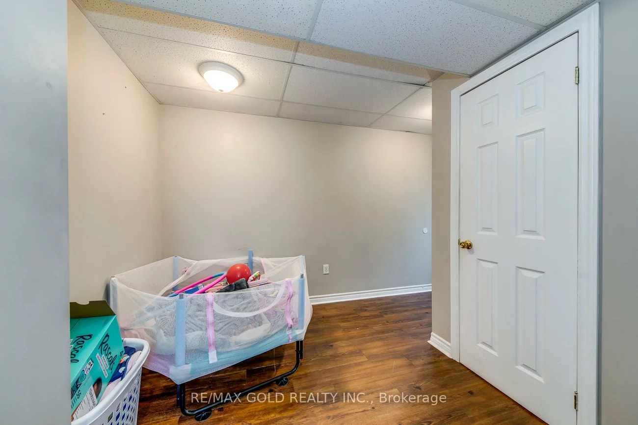 75, Campbell, Allandale, Barrie