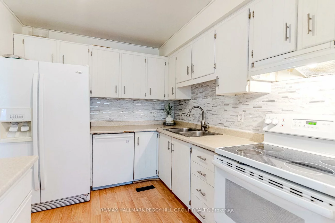46, Chaucer, Letitia Heights, Barrie