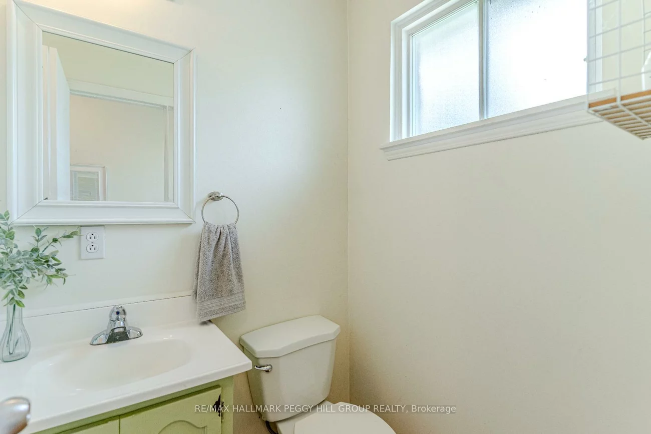 46, Chaucer, Letitia Heights, Barrie