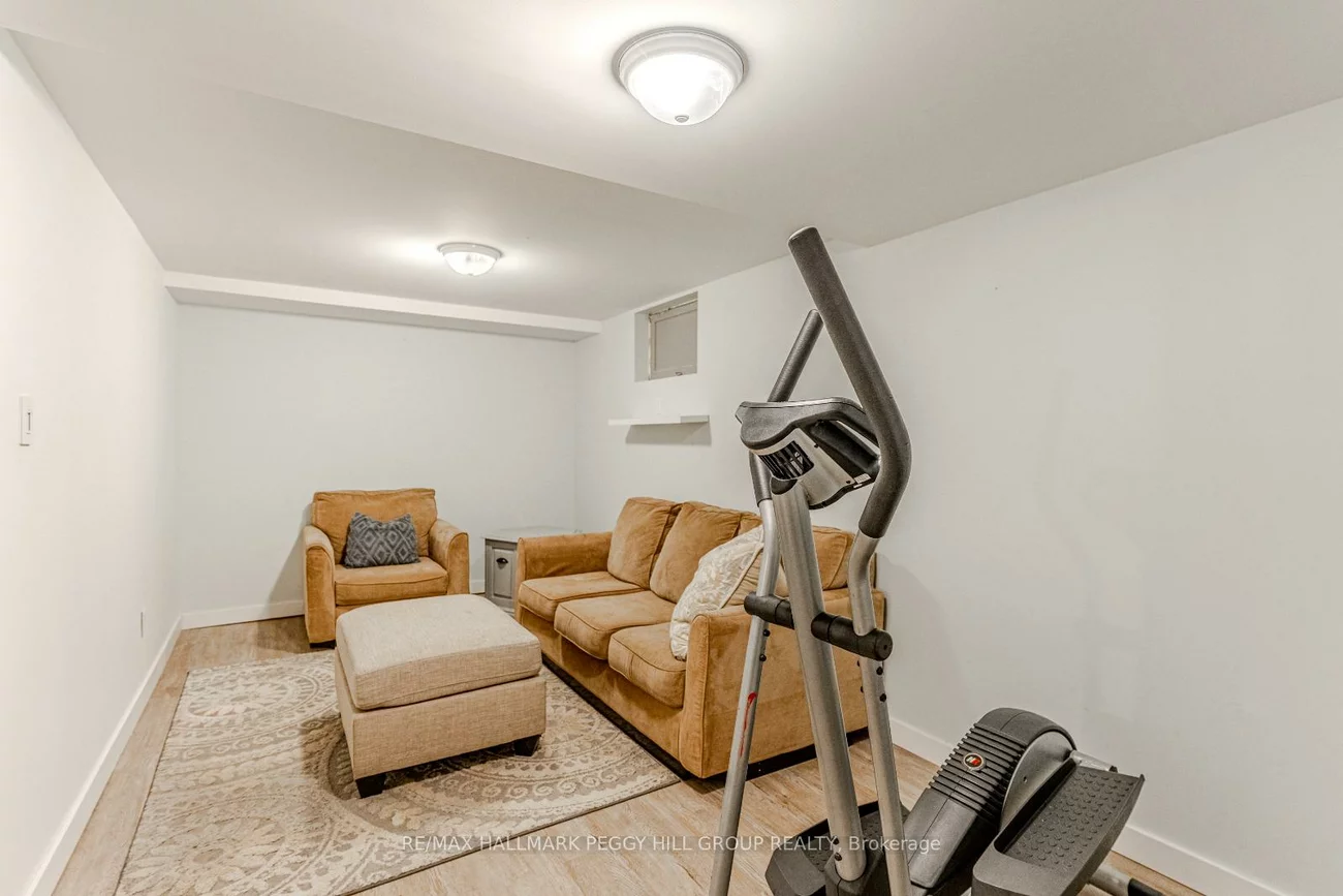 46, Chaucer, Letitia Heights, Barrie