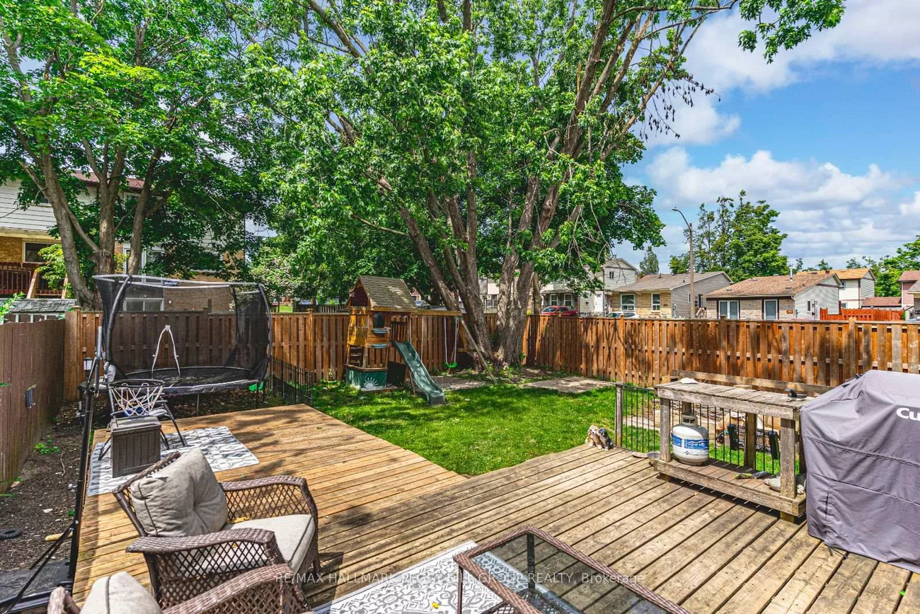 46, Chaucer, Letitia Heights, Barrie