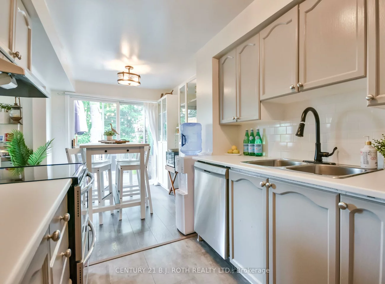 453, Ferndale, Ardagh, Barrie