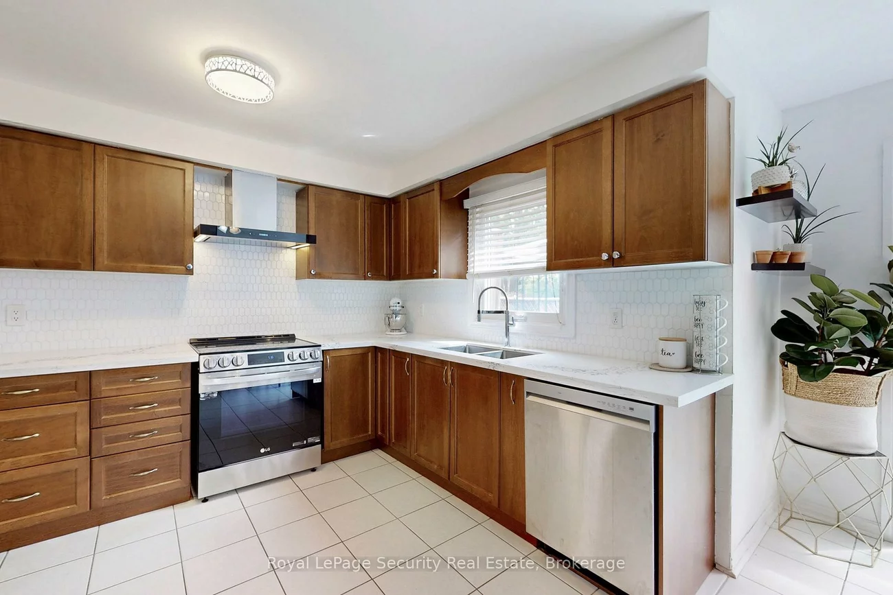122, Browning, Letitia Heights, Barrie