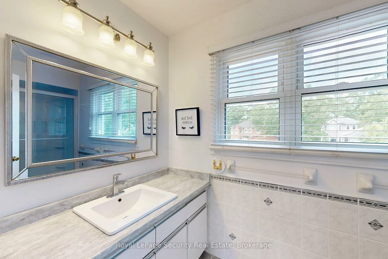 122, Browning, Letitia Heights, Barrie