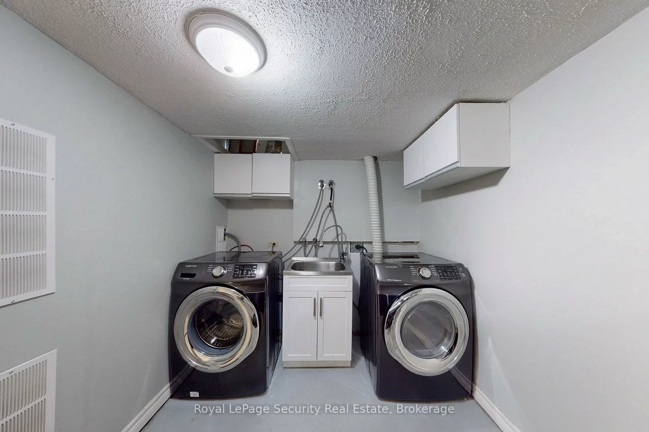 122, Browning, Letitia Heights, Barrie