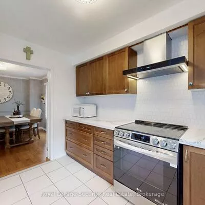 122, Browning, Letitia Heights, Barrie