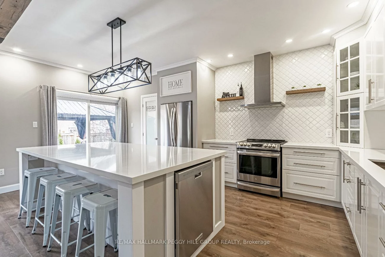 44, Tudor, Innis-Shore, Barrie