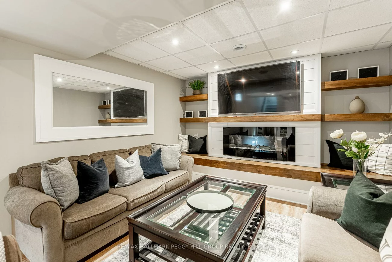 44, Tudor, Innis-Shore, Barrie