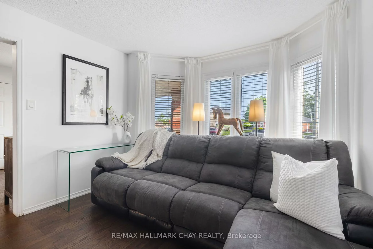 351, Cundles, Northwest, Barrie