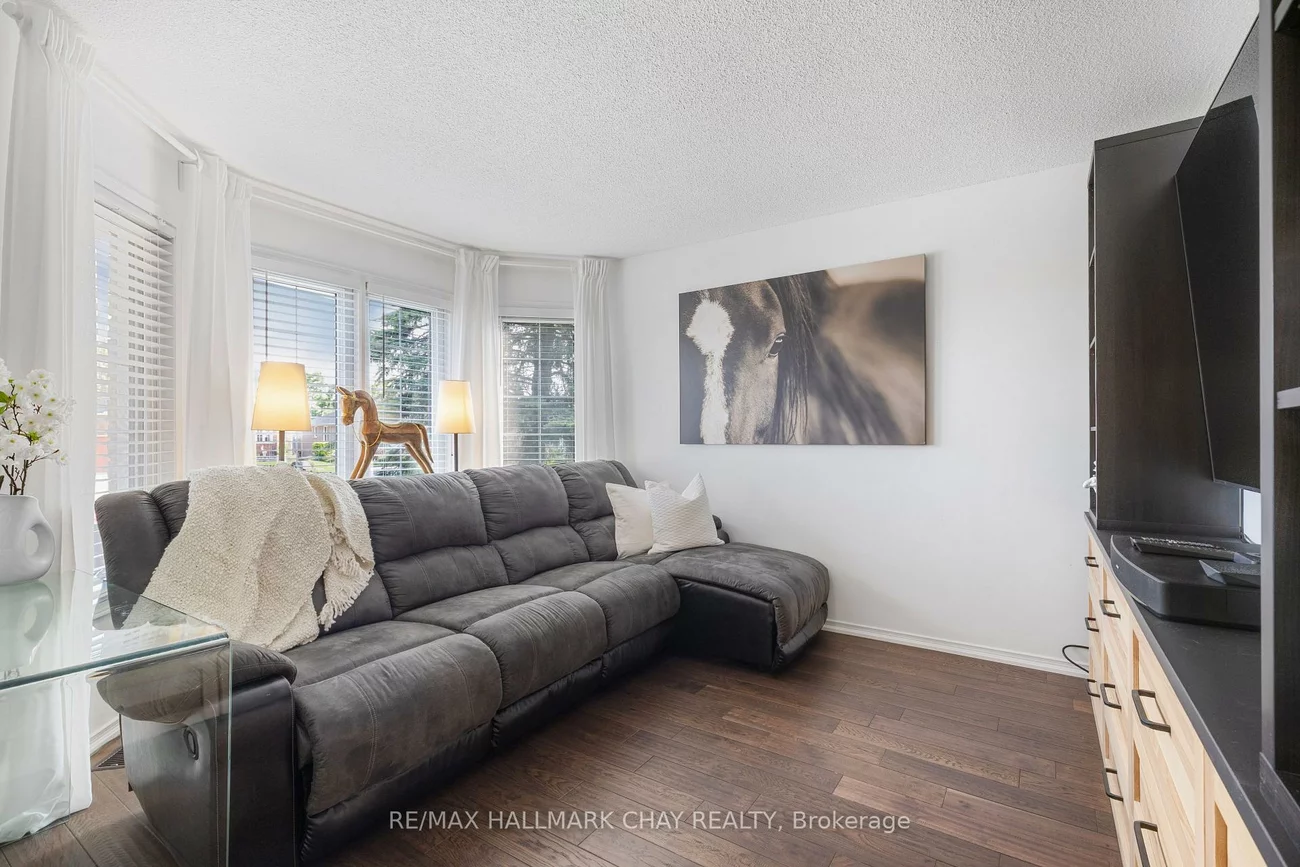 351, Cundles, Northwest, Barrie