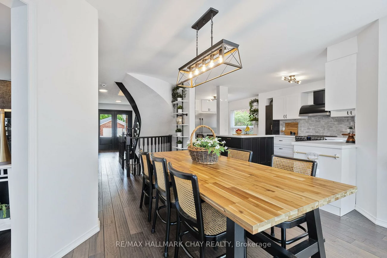 351, Cundles, Northwest, Barrie