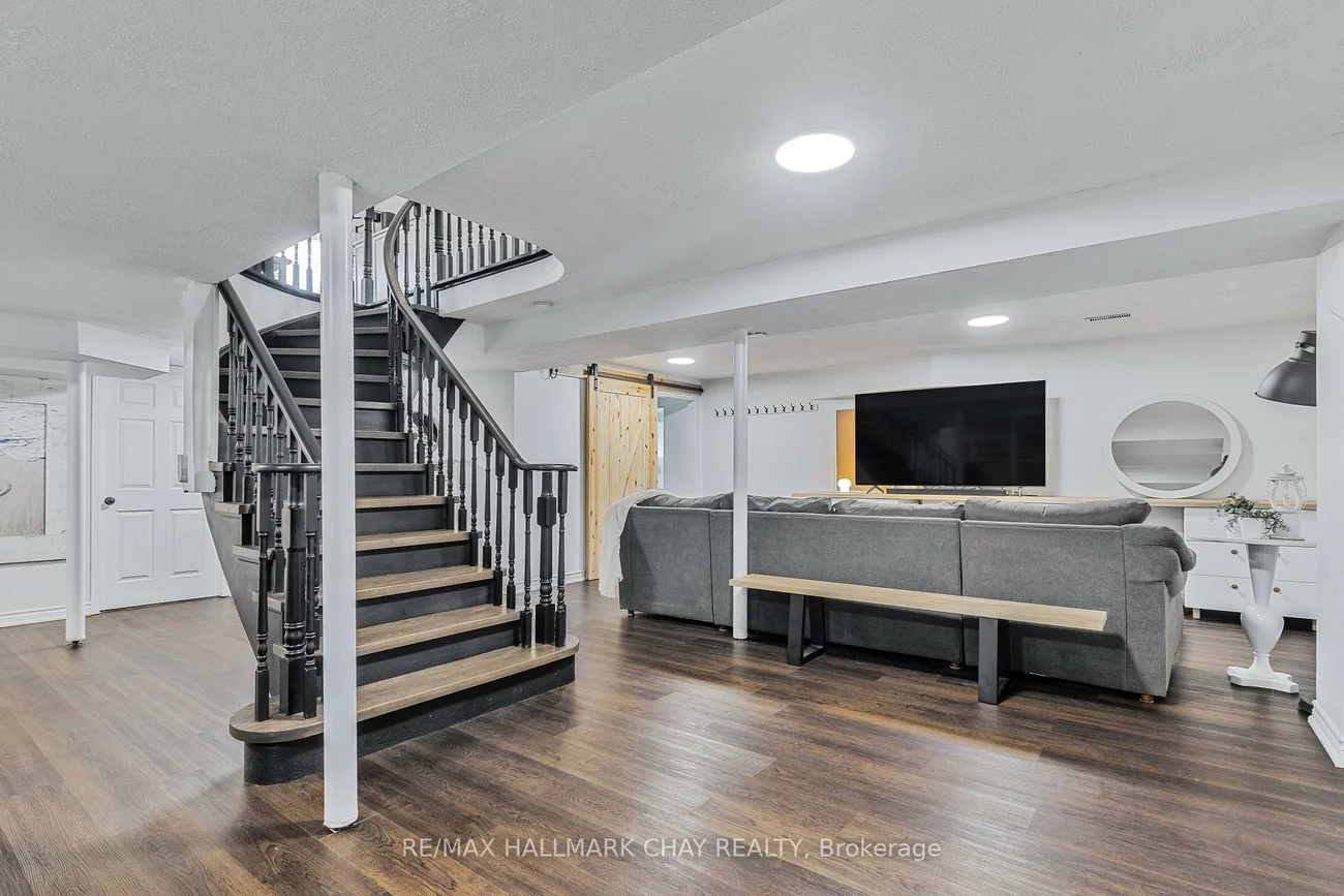 351, Cundles, Northwest, Barrie