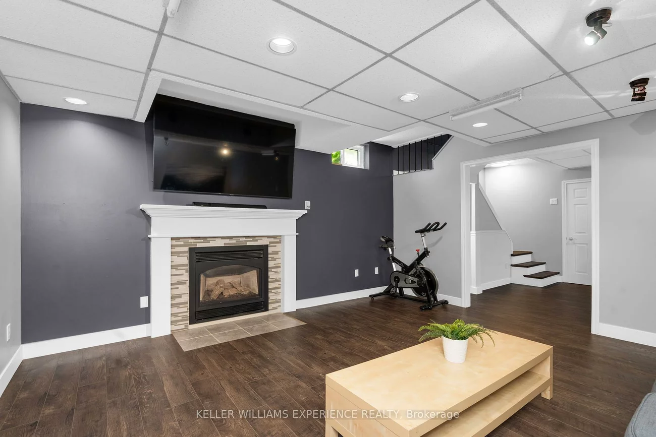 50, Rosenfeld, Grove East, Barrie