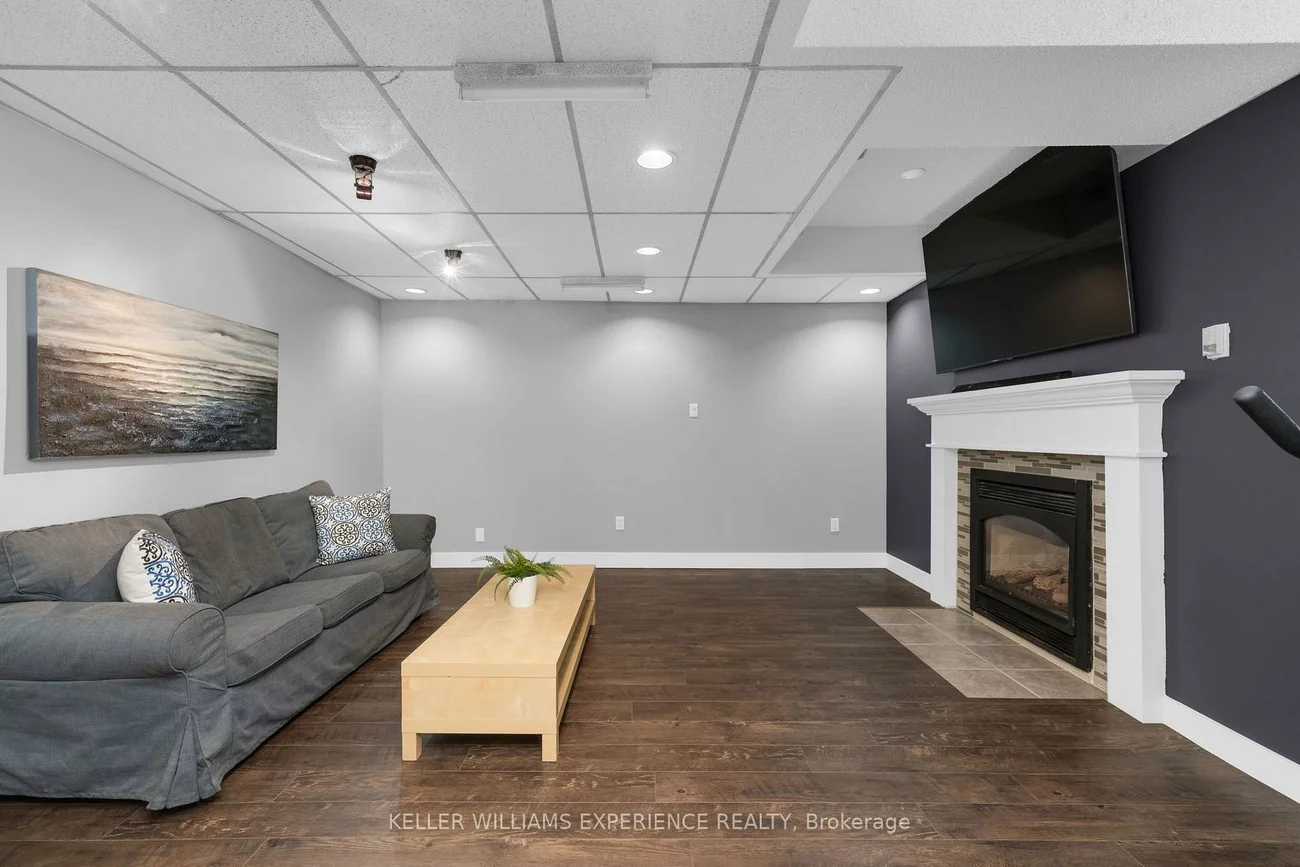 50, Rosenfeld, Grove East, Barrie