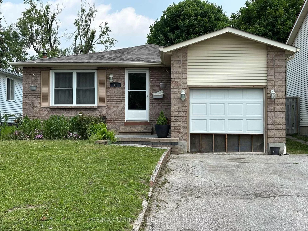 18, Hickling, Grove East, Barrie