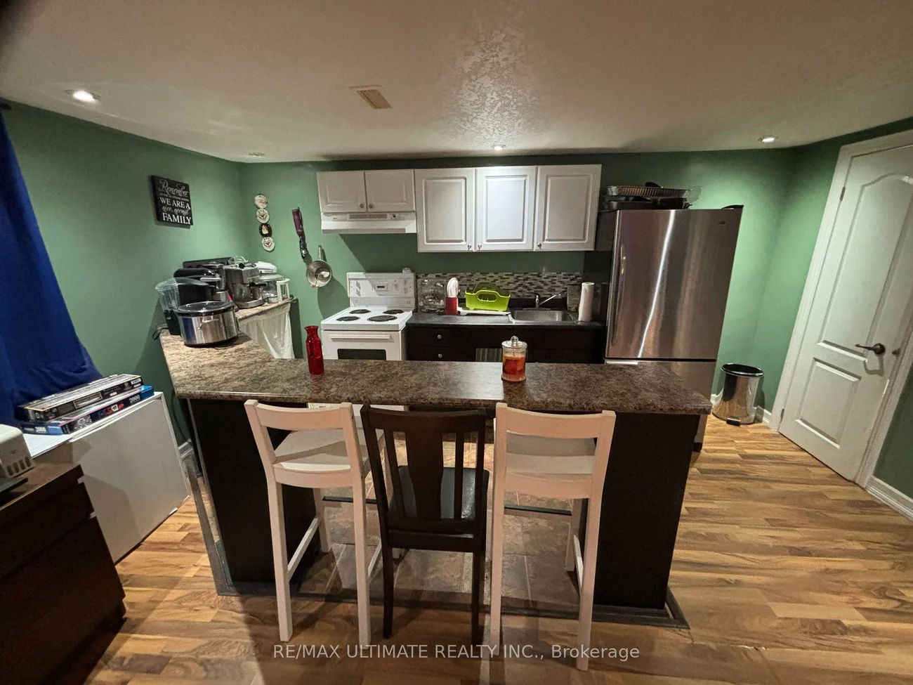 18, Hickling, Grove East, Barrie