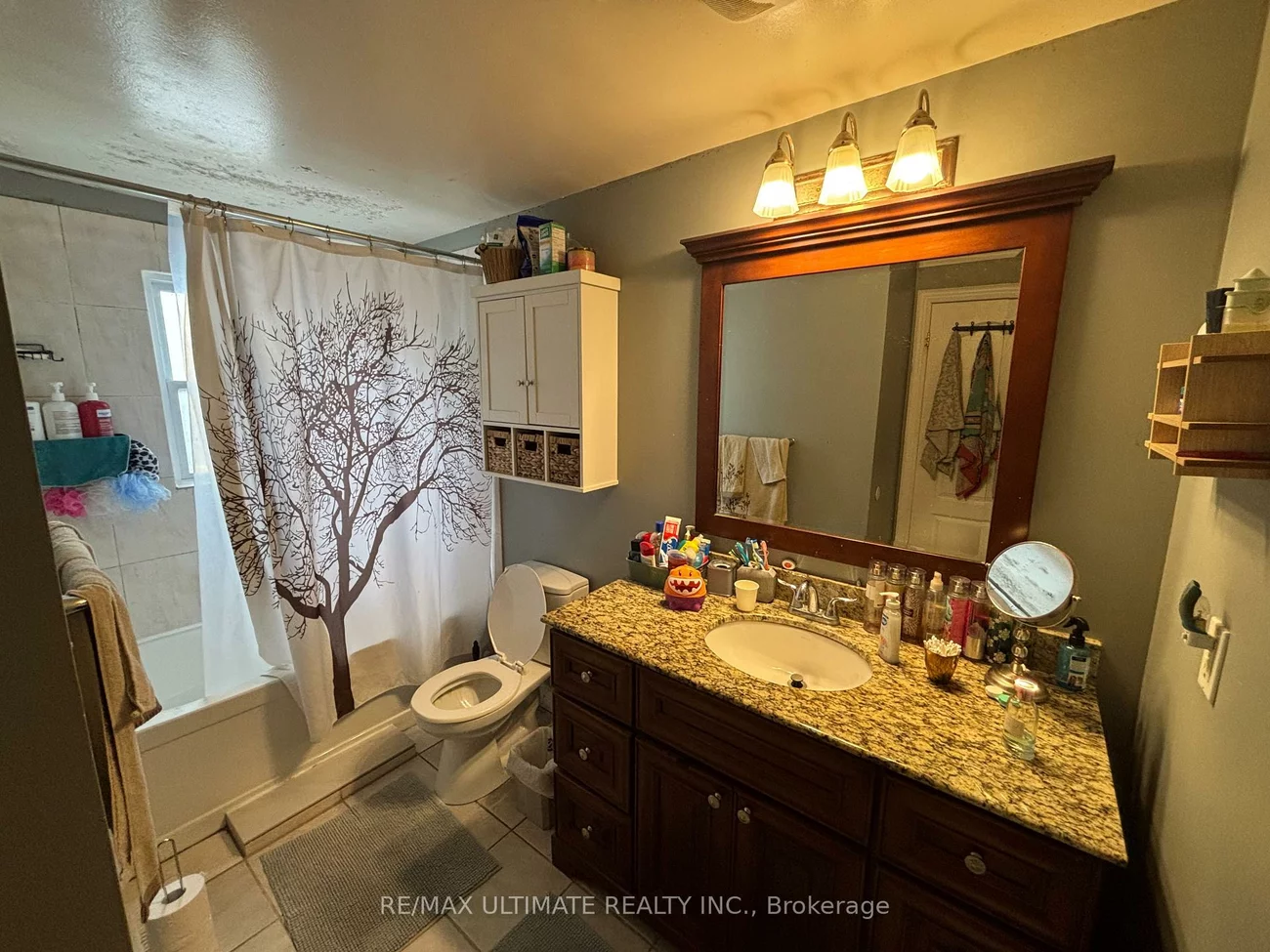 18, Hickling, Grove East, Barrie