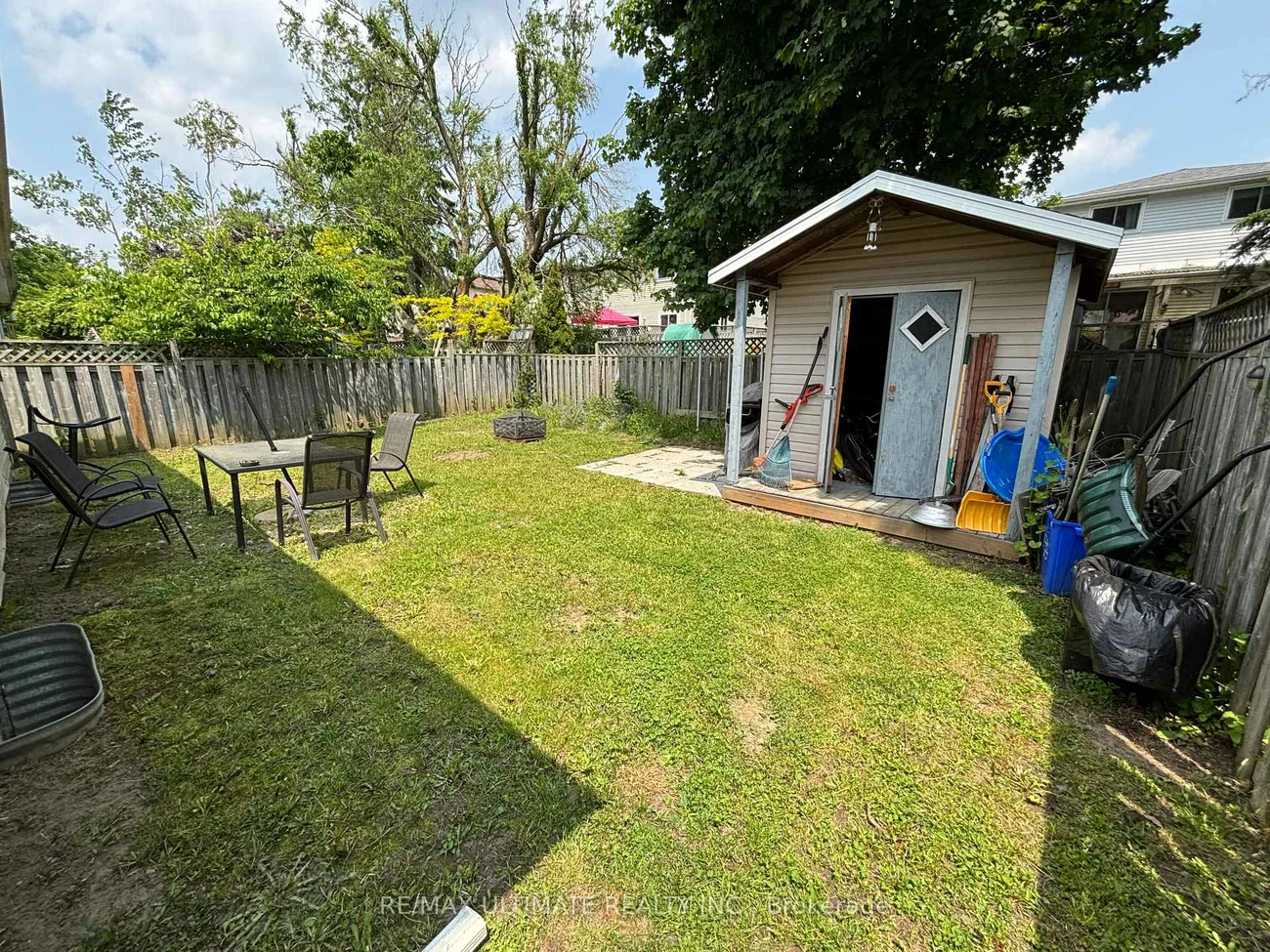 18, Hickling, Grove East, Barrie