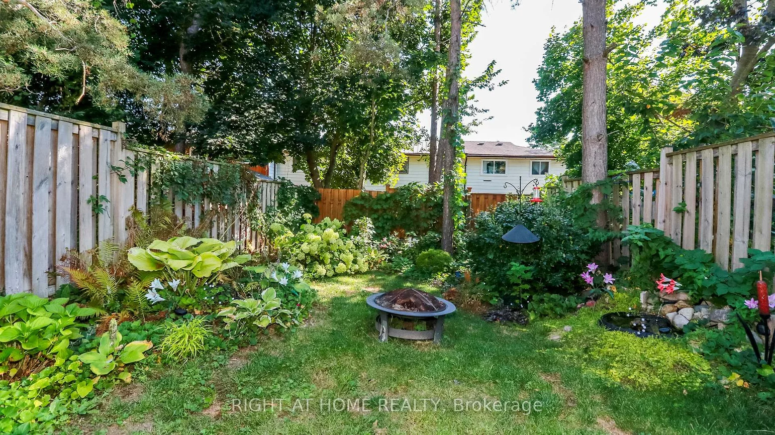 96, Chaucer, Letitia Heights, Barrie
