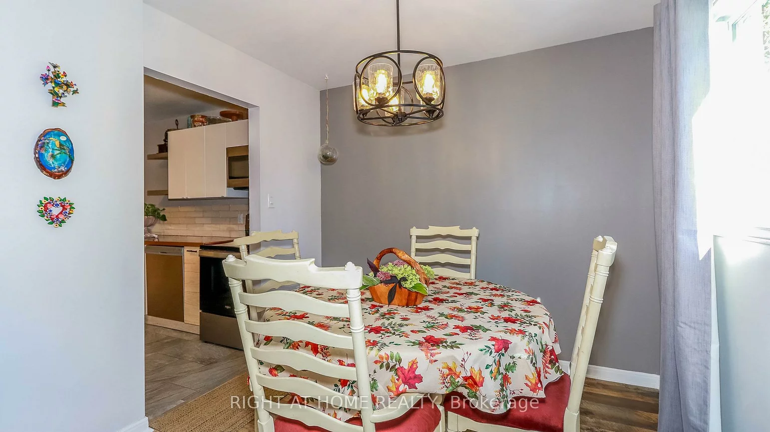 96, Chaucer, Letitia Heights, Barrie