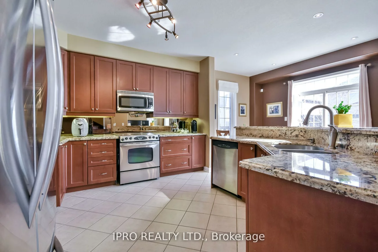 79, Sovereign's, Innis-Shore, Barrie