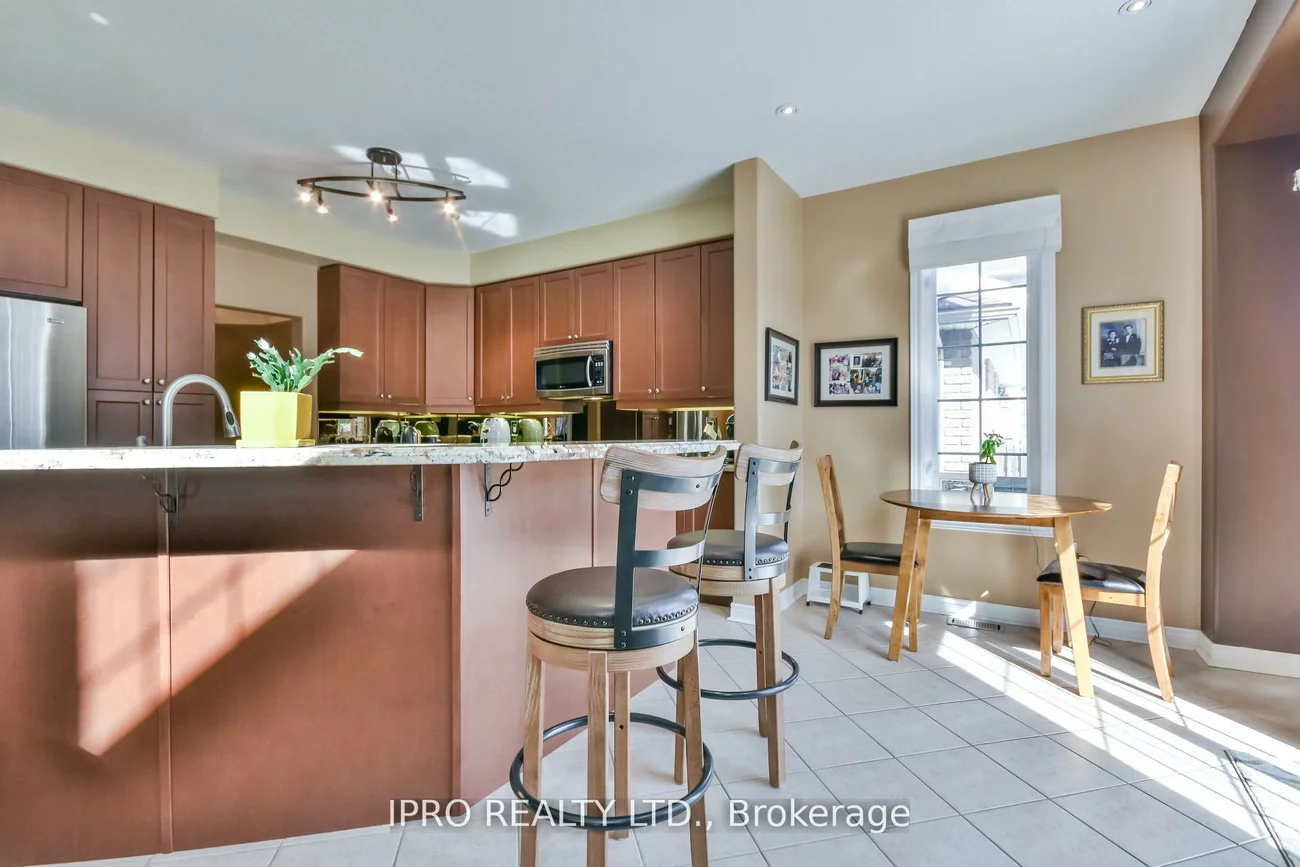 79, Sovereign's, Innis-Shore, Barrie