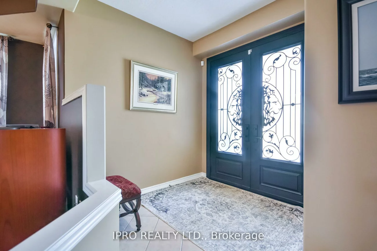 79, Sovereign's, Innis-Shore, Barrie