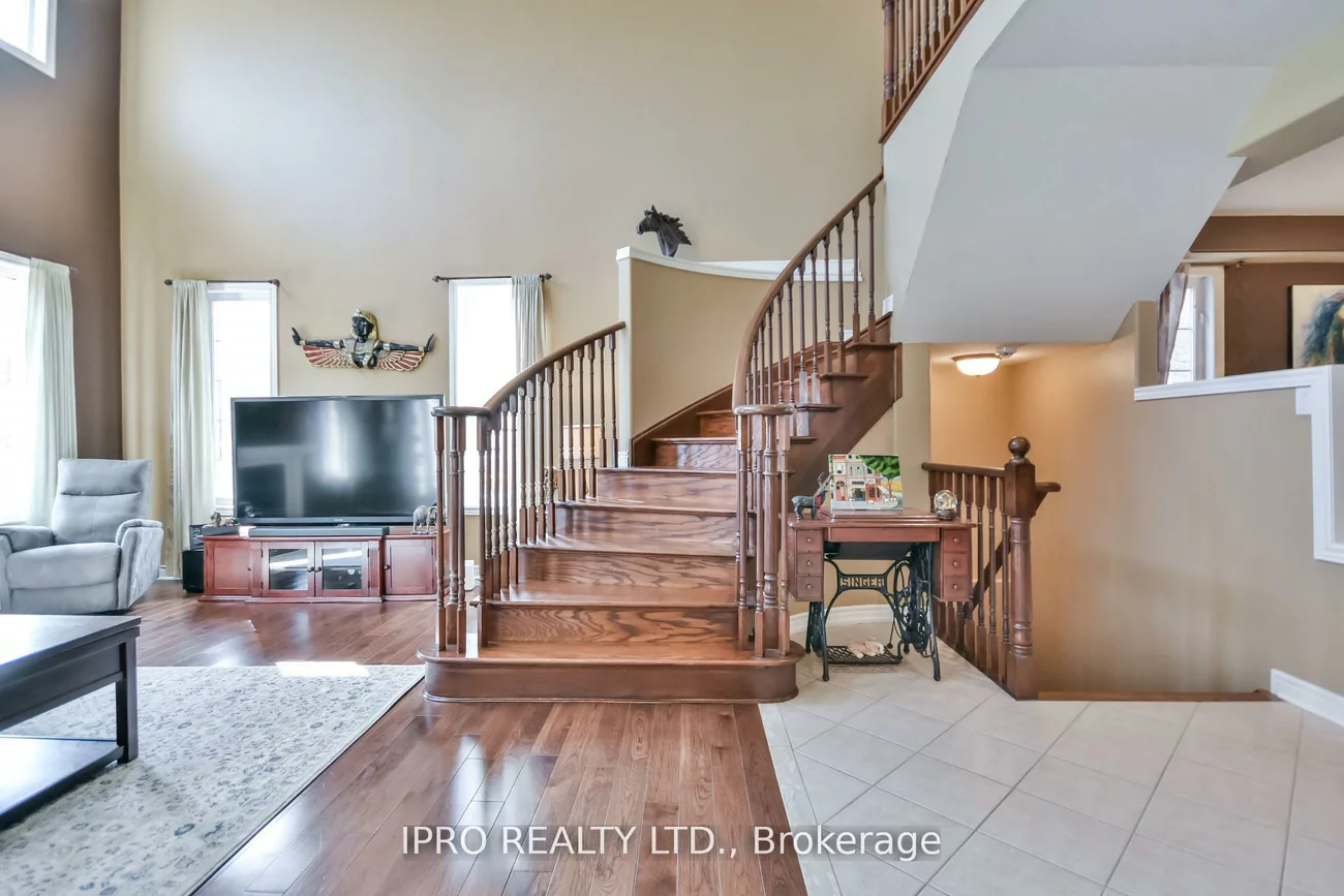79, Sovereign's, Innis-Shore, Barrie