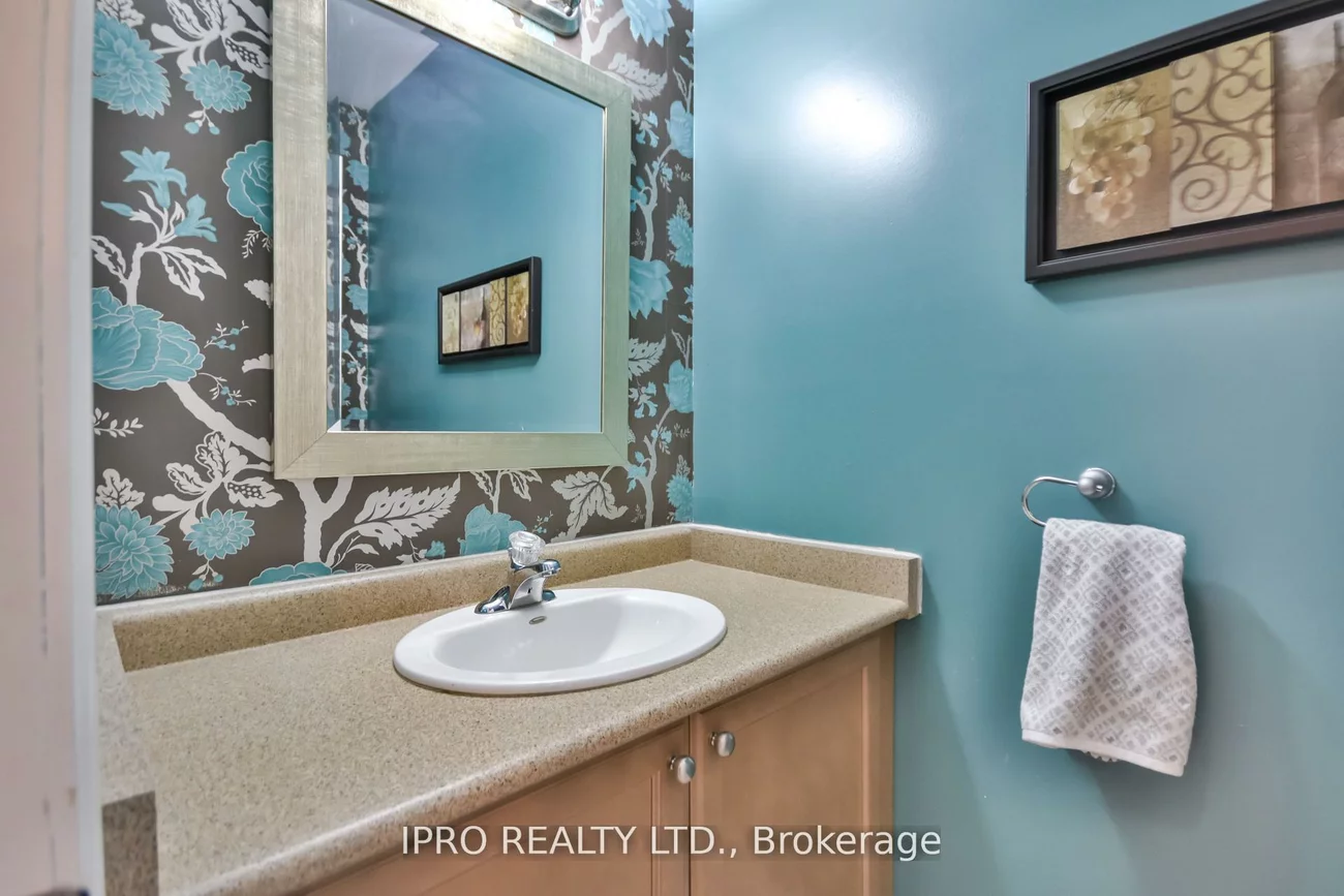 79, Sovereign's, Innis-Shore, Barrie