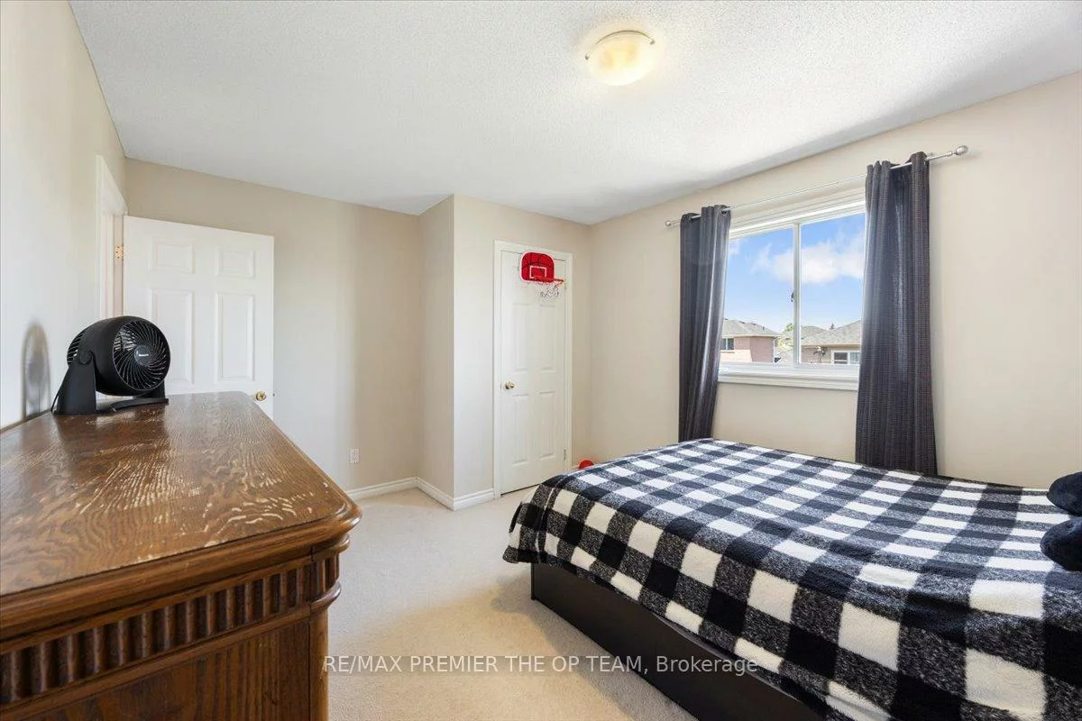 45, Sherwood, Northwest, Barrie