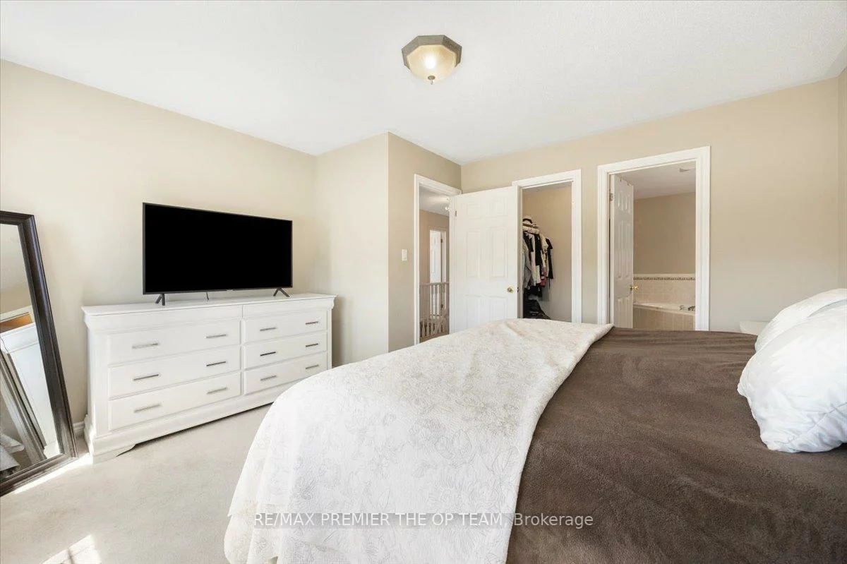 45, Sherwood, Northwest, Barrie