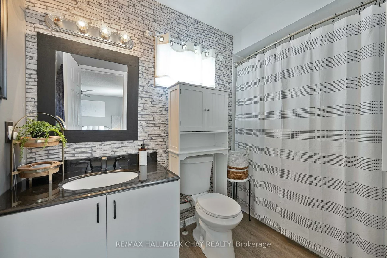 20, BASSWOOD, Holly, Barrie