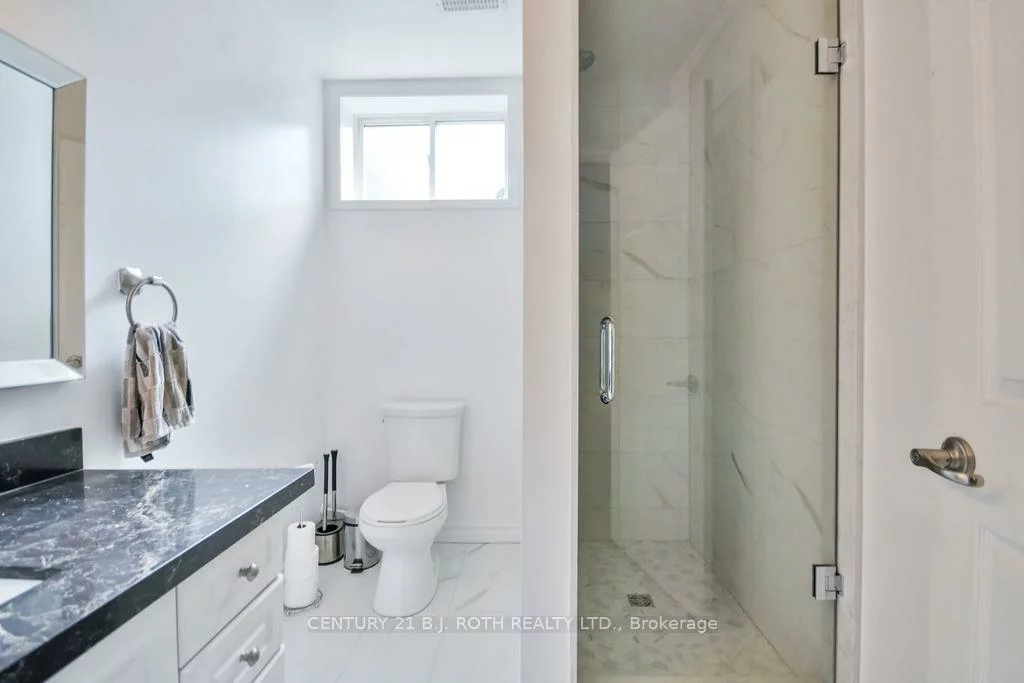 56, Monique, East Bayfield, Barrie