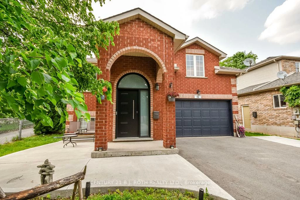 56, Monique, East Bayfield, Barrie
