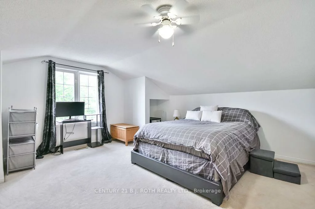 56, Monique, East Bayfield, Barrie