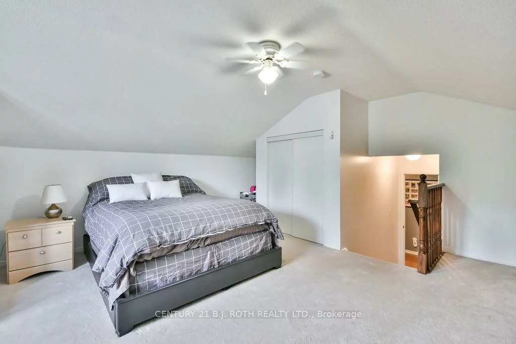 56, Monique, East Bayfield, Barrie