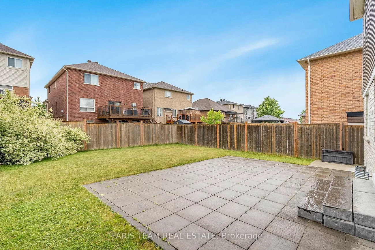 48, Majesty, Innis-Shore, Barrie