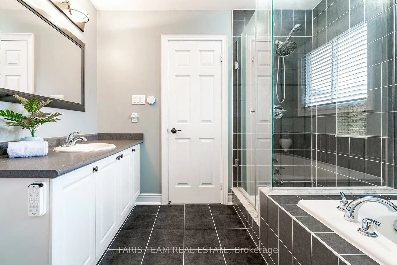 48, Majesty, Innis-Shore, Barrie