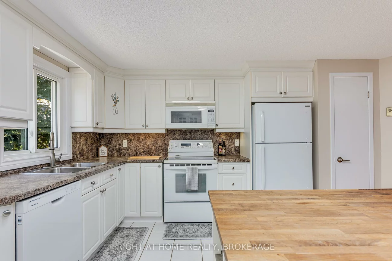 136, Hickling, Grove East, Barrie