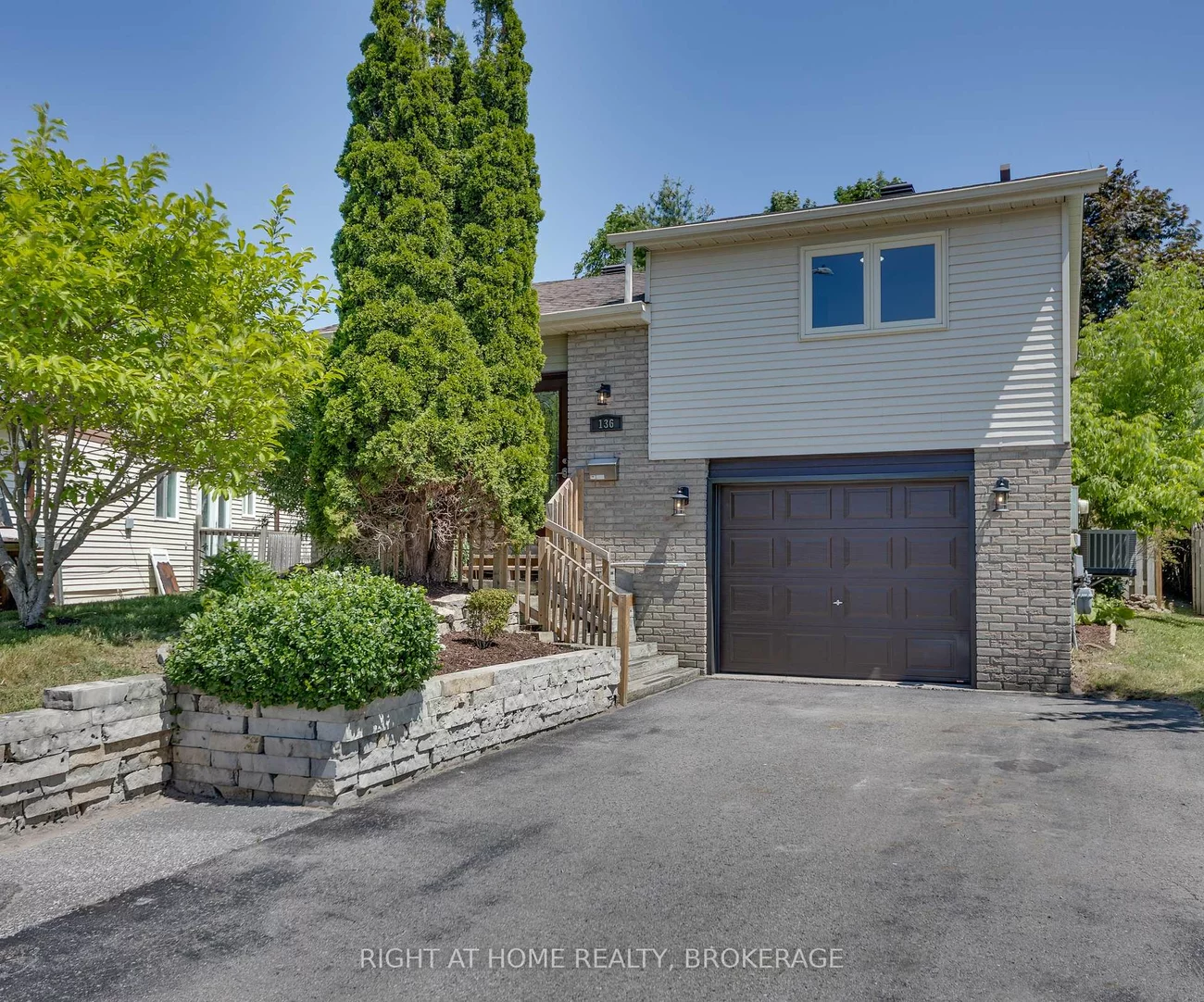 136, Hickling, Grove East, Barrie
