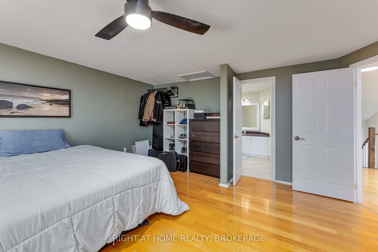 136, Hickling, Grove East, Barrie
