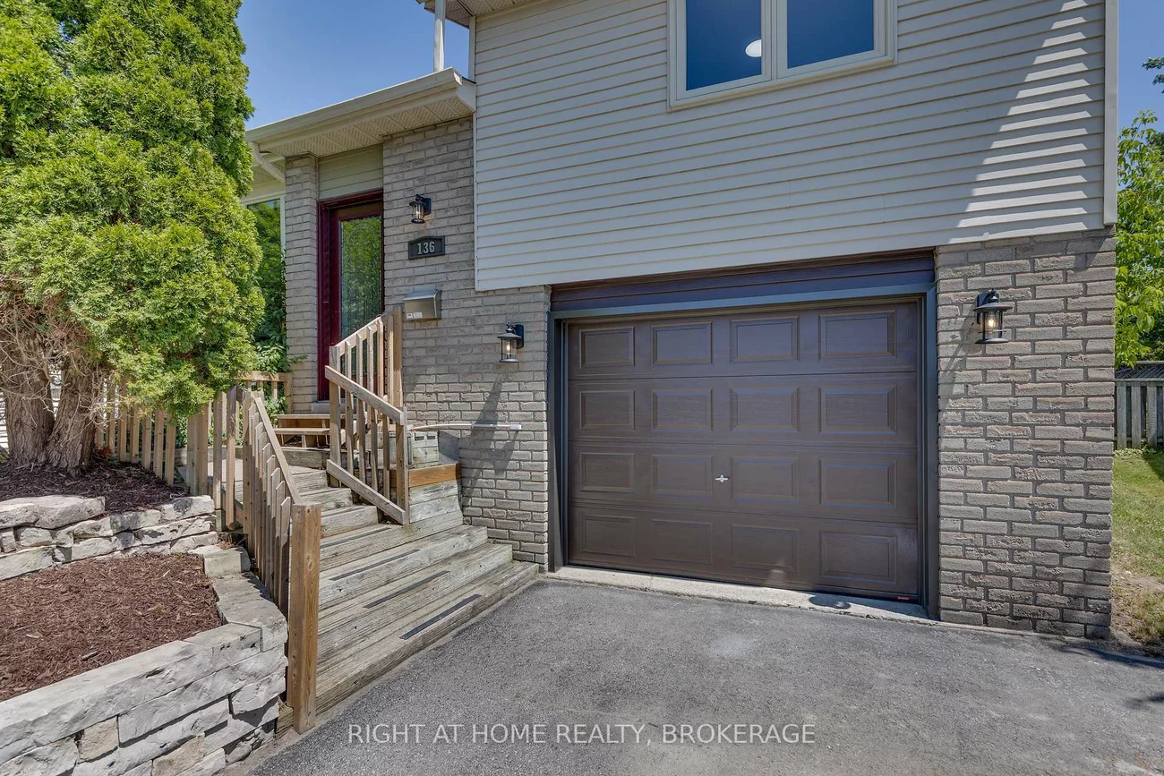 136, Hickling, Grove East, Barrie