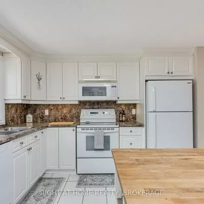 136, Hickling, Grove East, Barrie